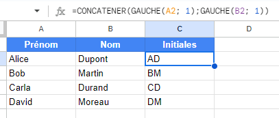 Création des initiales avec les fonctions Google Sheets GAUCHE et CONCATENER en combinant la première lettre des prénoms et noms.